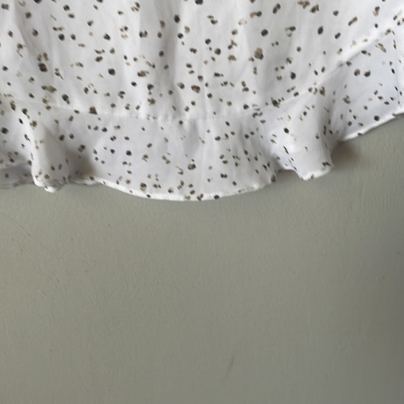Apt 9 Blouse size Small. White with speckled design and ruffle hem New with tags - Picture 7 of 7